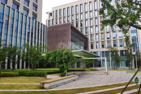 张江日月光2号线广兰路地铁口精装修100平米全新家具全配